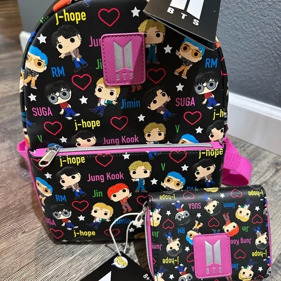 Loungefly Funko POP! BTS メンバー柄 ミニバックパック
